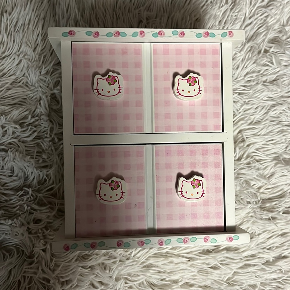 hello kitty box!